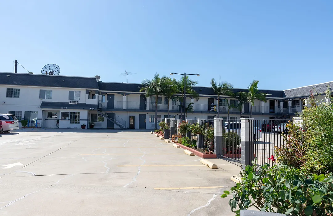 Value Inn Bellflower-1