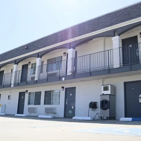 Value Inn Bellflower-3
